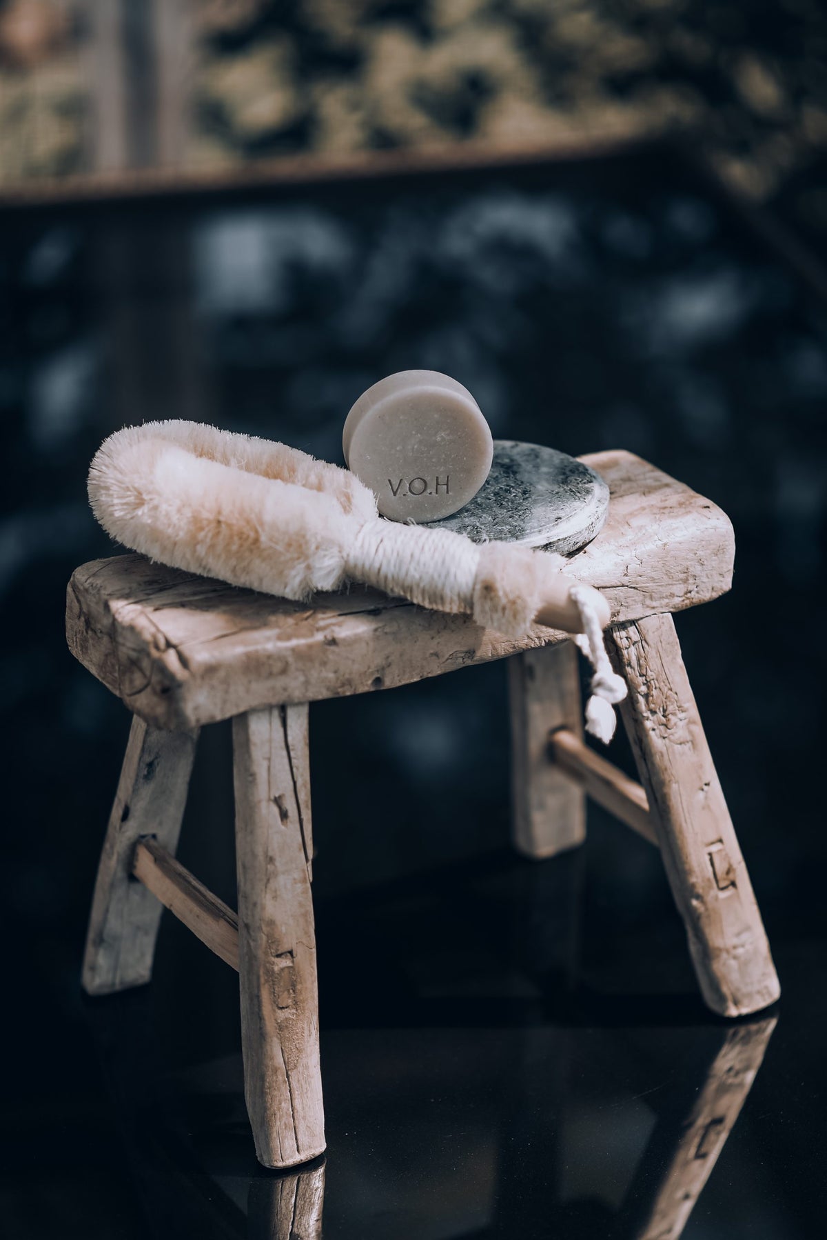 Fixed hair care set in cork cases